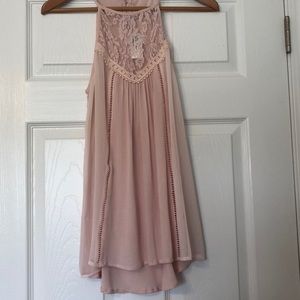 Tilly’s pink tank top